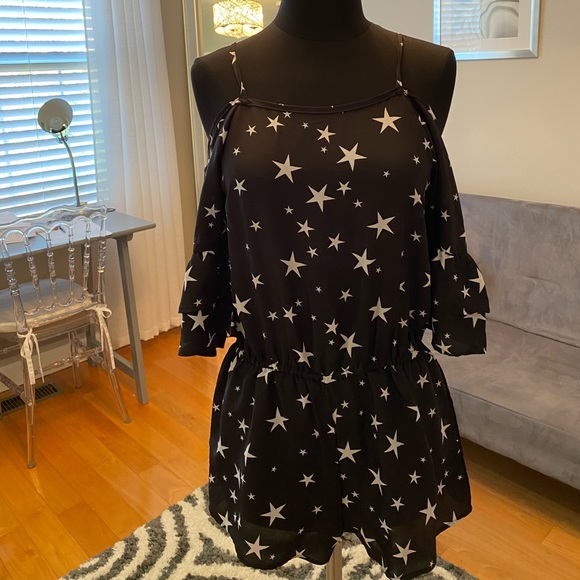 Off the shoulder Romper - Picture 1 of 3